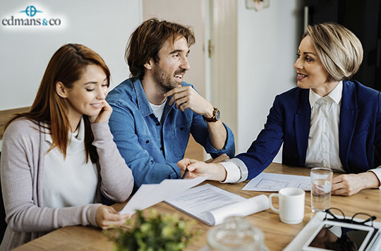 Conveyancing lawyer